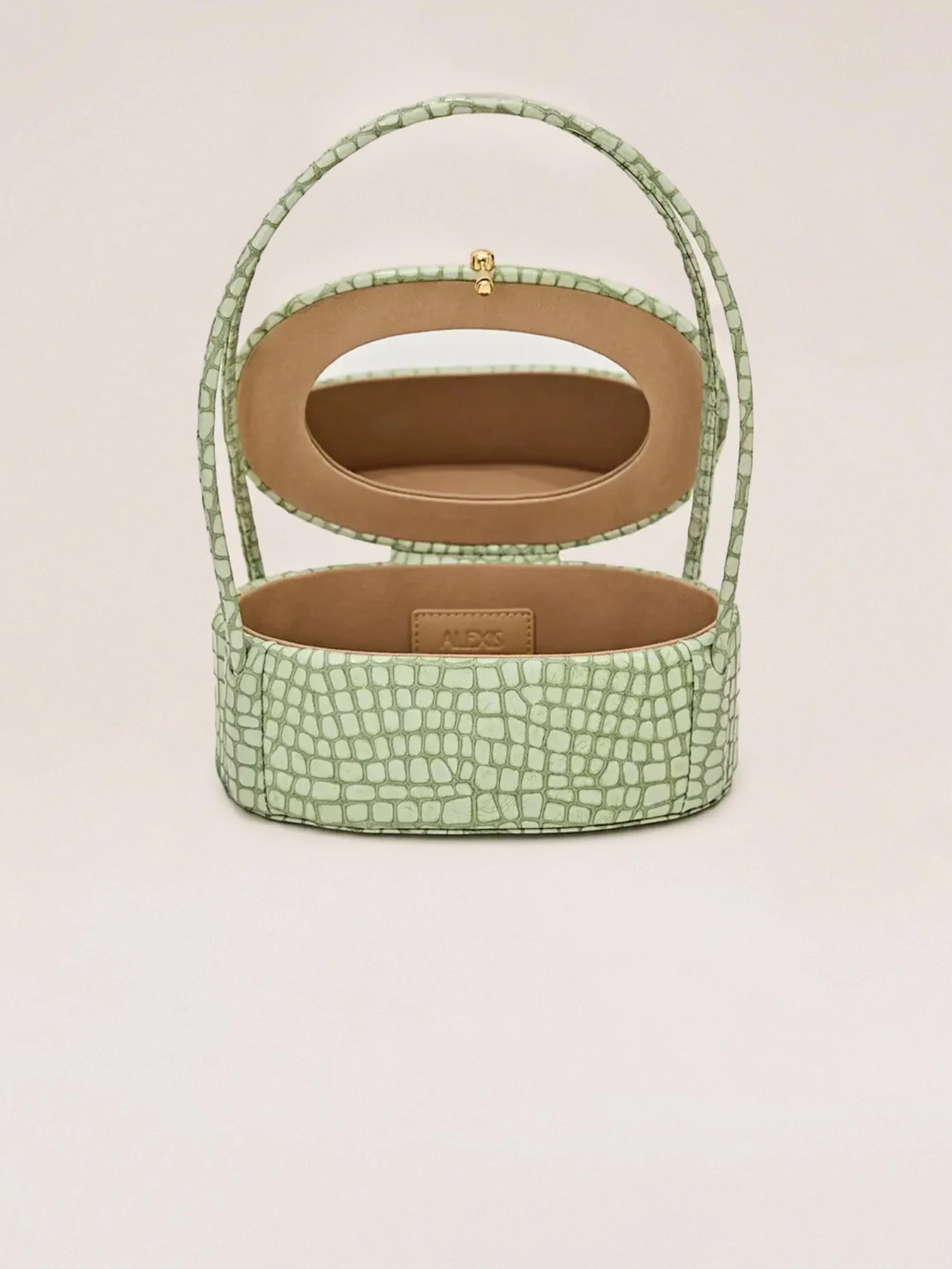 Constance - Image 3