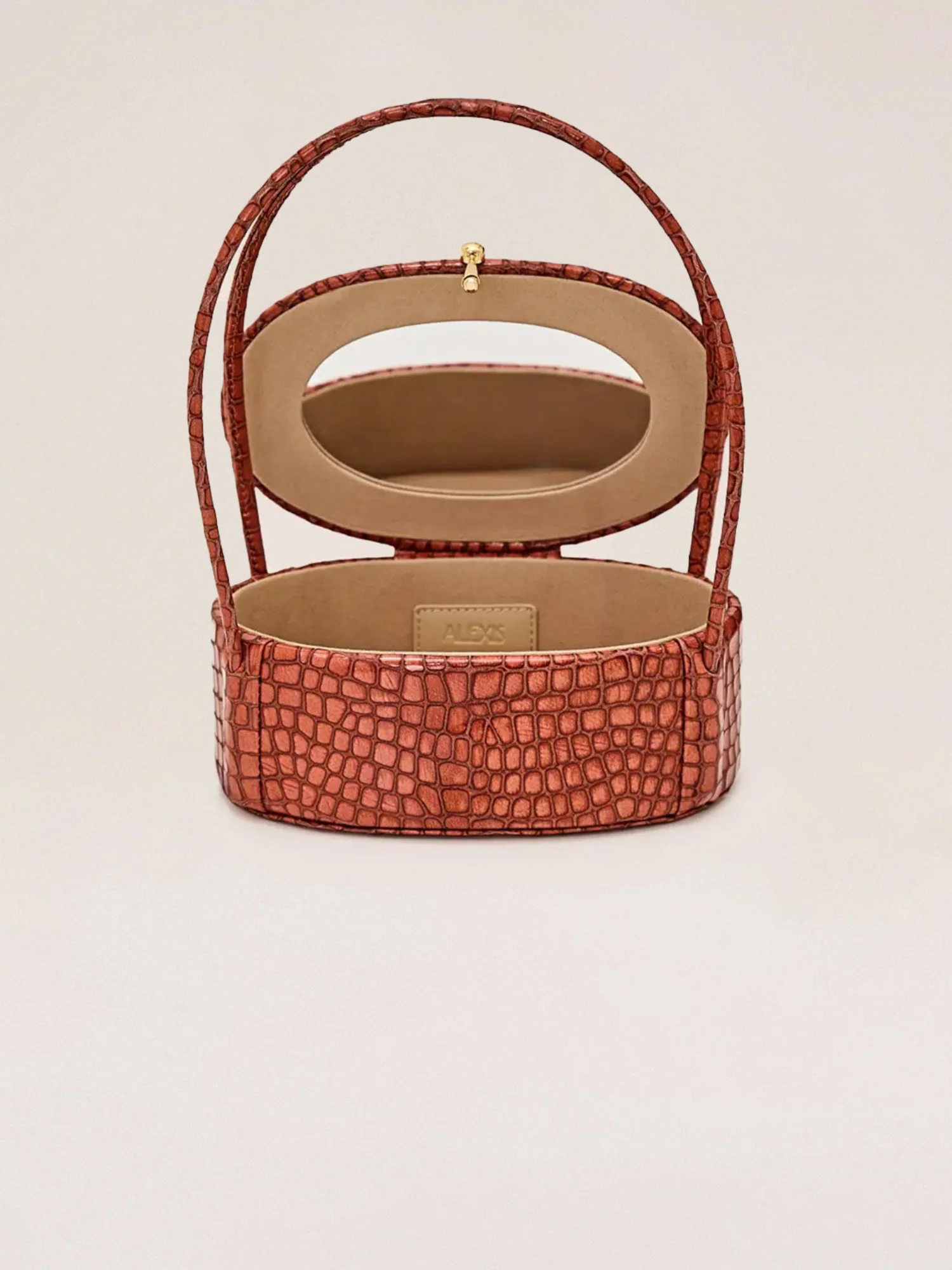 Constance - Image 3
